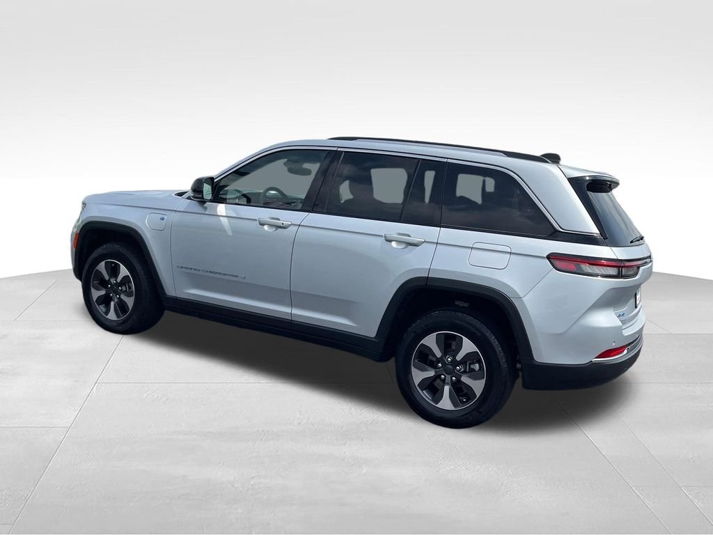 Used 2022 Silver Jeep 4xe image 3