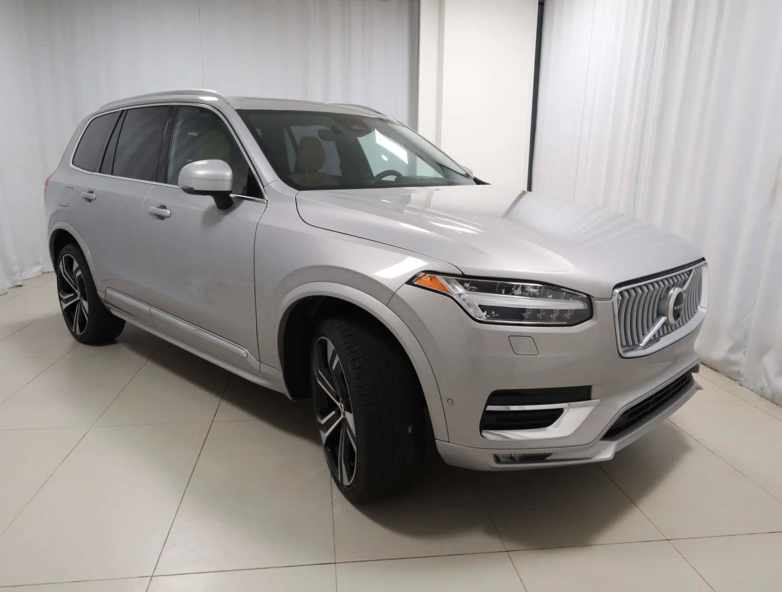 Used 2024 Silver Volvo Ultimate Bright Theme image 7