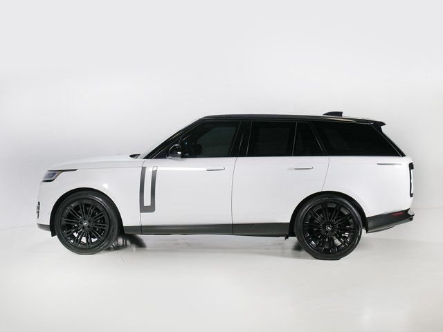 Certified Used 2023 Ostuni White Pearl Land Rover SE image 6
