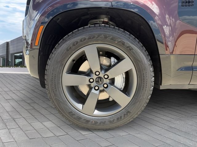 New 2026 Sedona Red Land Rover X-Dynamic SE image 9