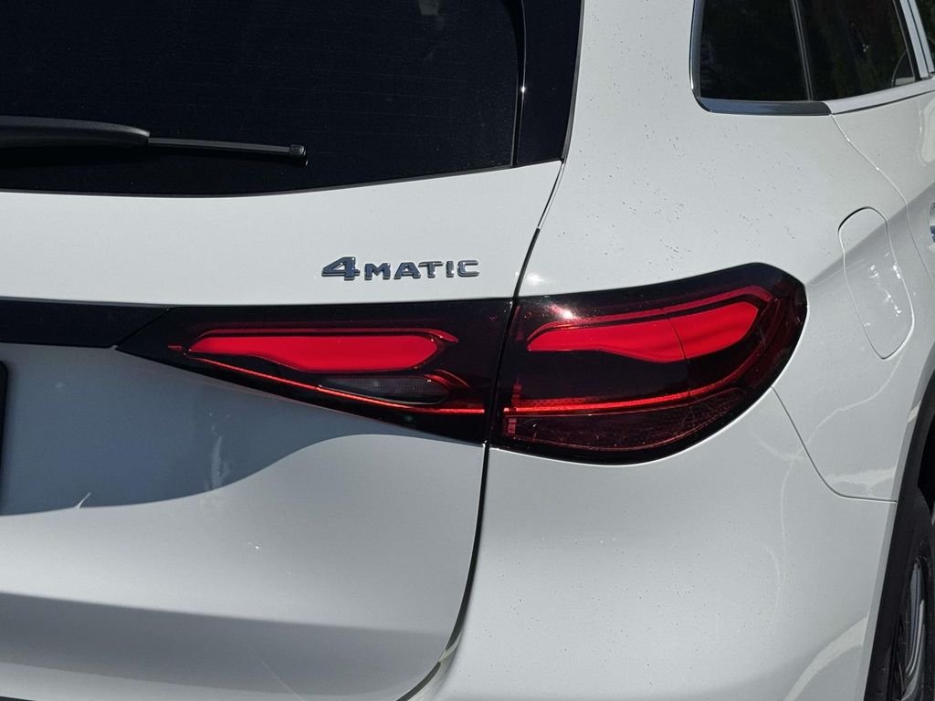 New 2026 Polar White Mercedes-Benz GLC 300 image 14
