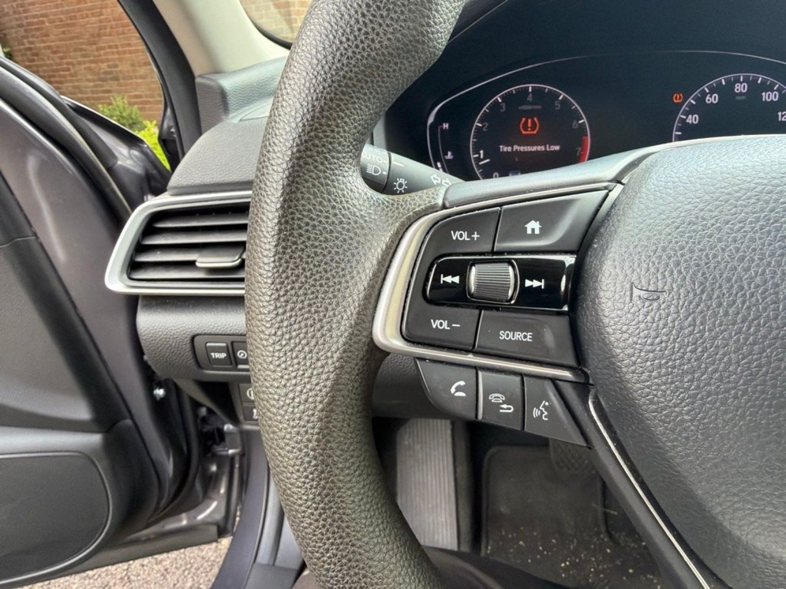 2019 Honda Accord LX - Photo 10