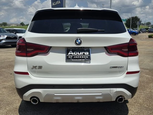 Used 2020 Alpine White BMW sDrive30i image 4