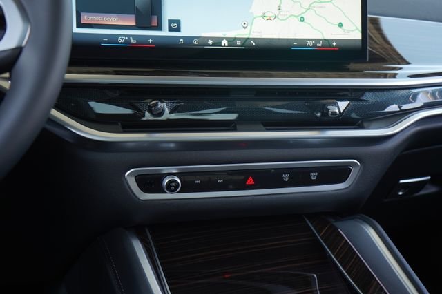 Used 2025 Gray BMW xDrive40i image 23