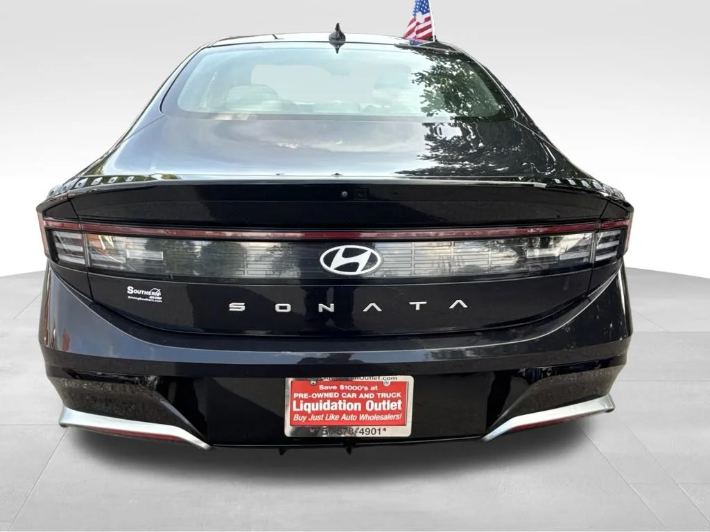 Used 2025 Blue Hyundai SEL image 4