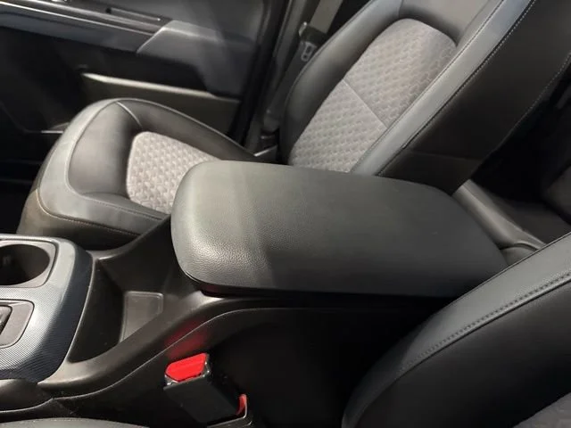 Used 2016 RED HOT Chevrolet 4WD Z71 image 24