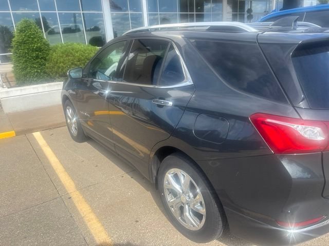 Used 2018 NIGHTFALL GRAY METALLIC Chevrolet Premier image 5