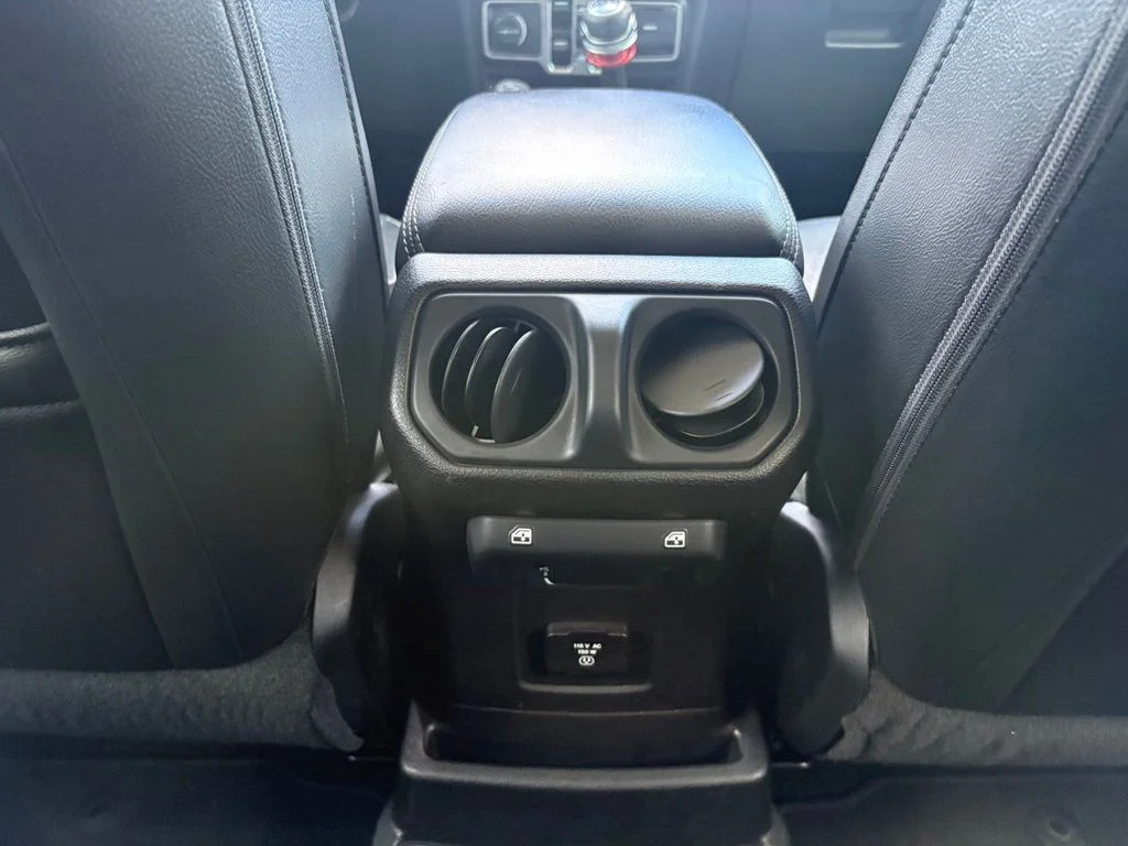 Used 2018 White Jeep Unlimited Sahara image 26