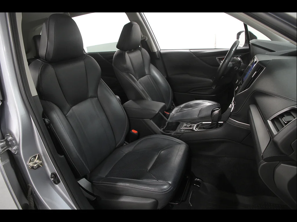 Used 2020 Ice Silver Metallic Subaru Limited image 17