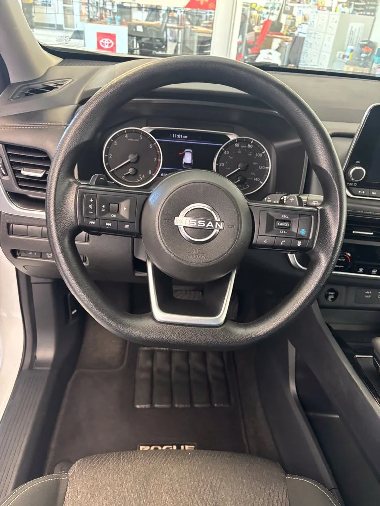 2024 Nissan Rogue SV - Photo 12