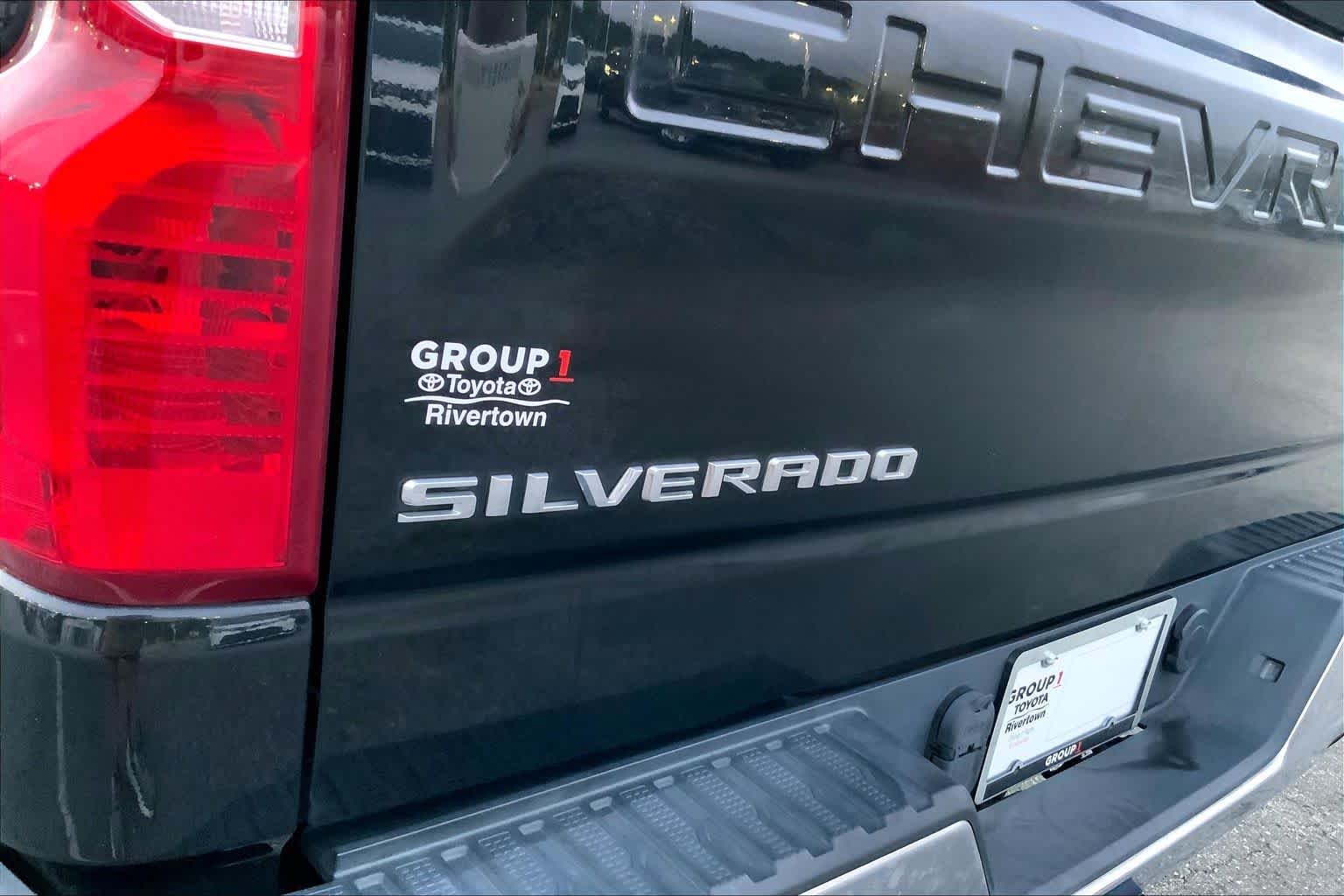 Used 2019 Black Chevrolet LT image 28