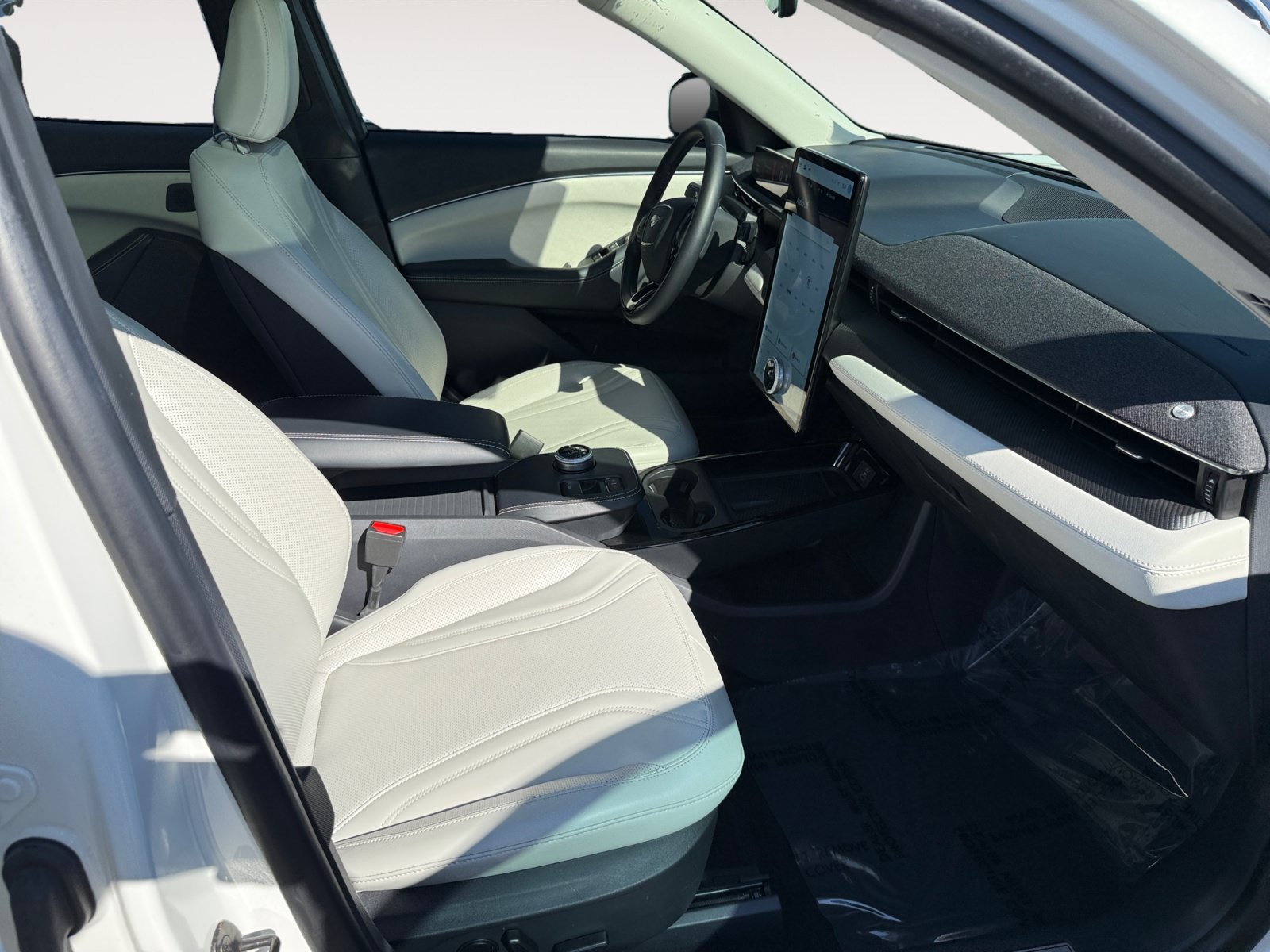 Certified Used 2023 White Metallic Ford Premium image 19
