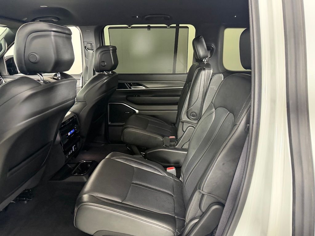 Used 2023 White Jeep Series III image 25