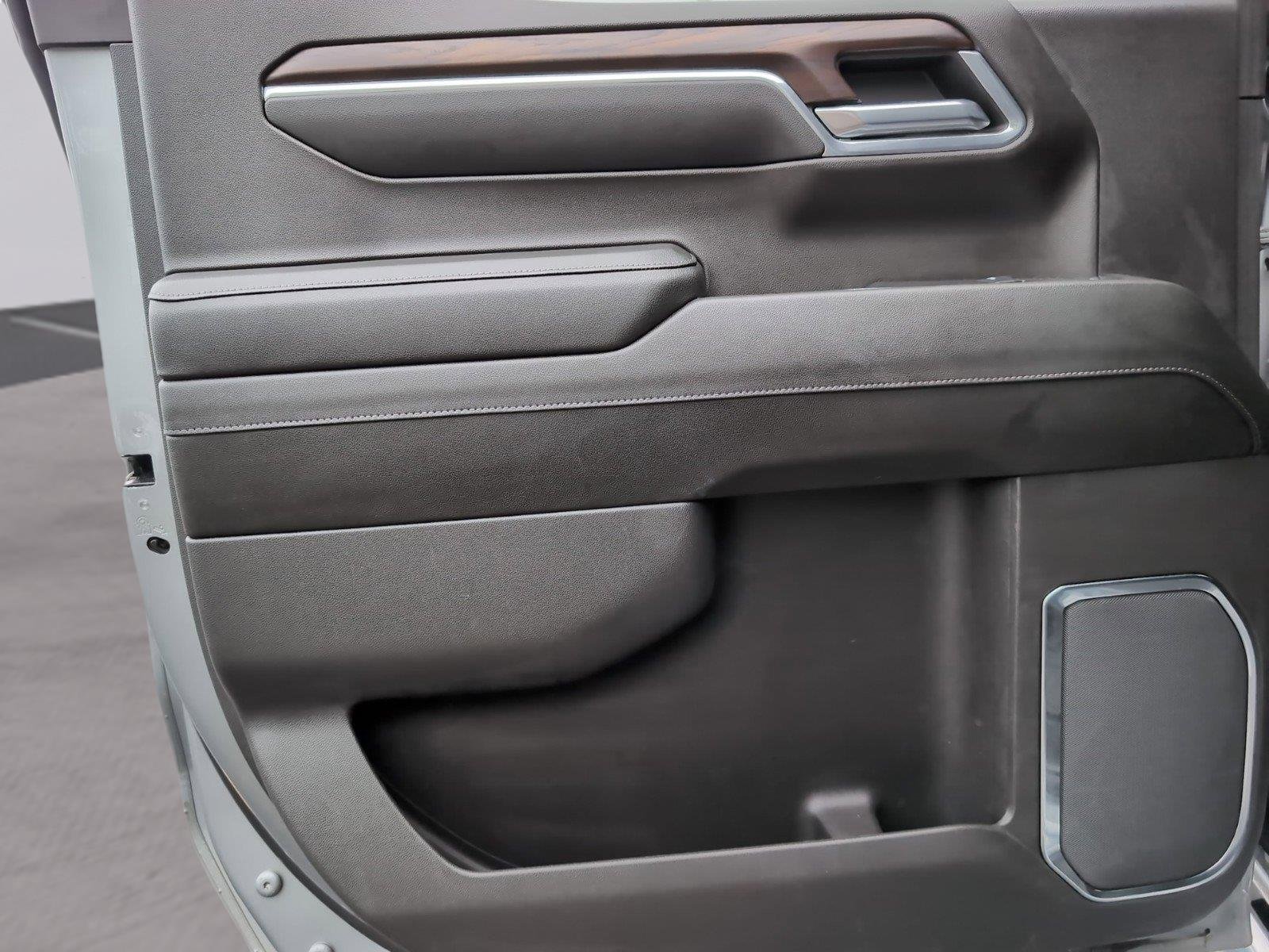 Used 2024 Sterling Metallic GMC SLT image 33