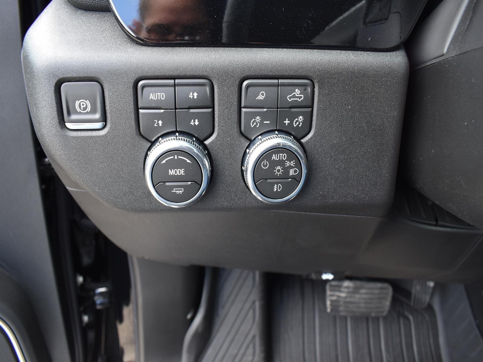 2026 GMC Sierra 1500 SLT - Photo 15