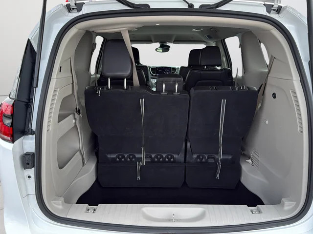 Used 2024 White Chrysler Touring L image 31