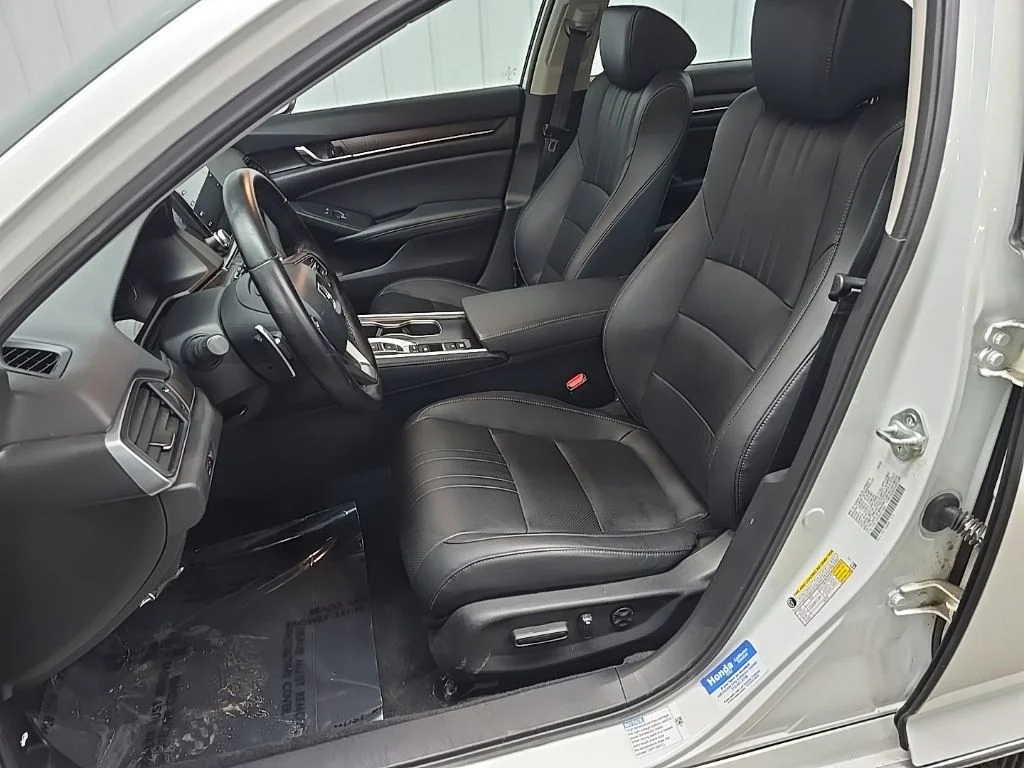 Used 2022  Honda EX-L image 30