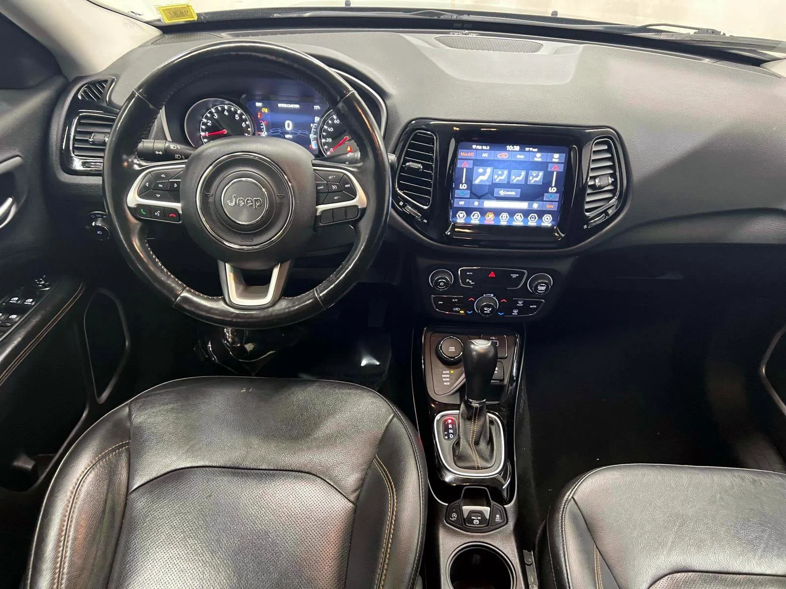 Used 2019 Diamond Black Crystal Pearlcoat Jeep Limited image 13