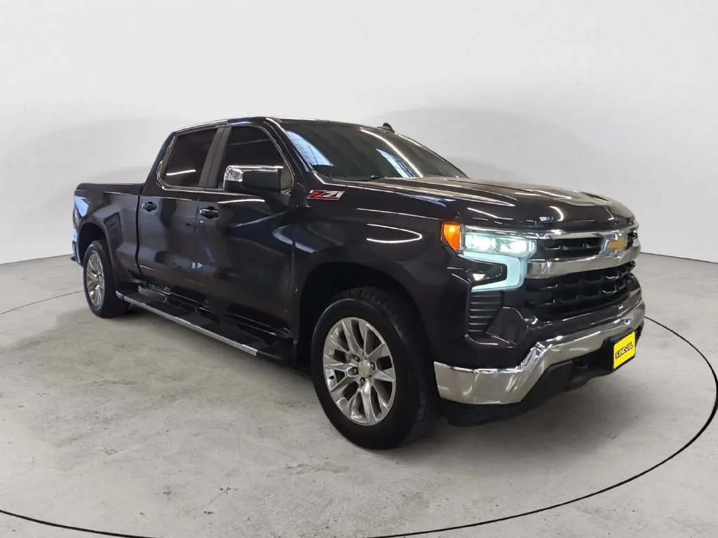 Used 2022 DARK ASH METALLIC Chevrolet LT image 5