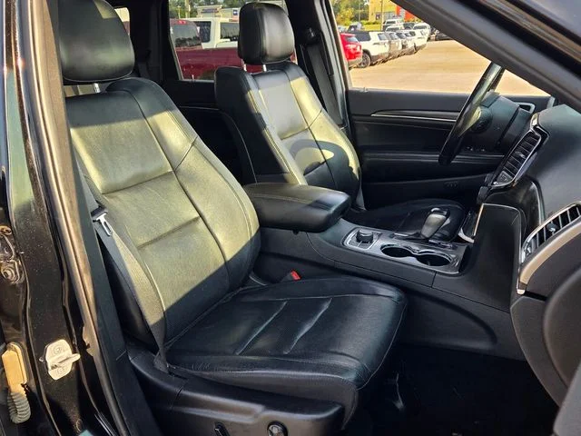 Used 2020 Black Jeep Limited image 19