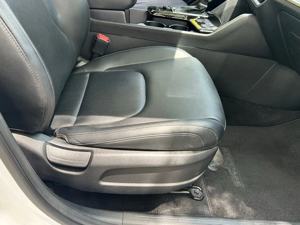 Used 2023 White Kia EX image 36