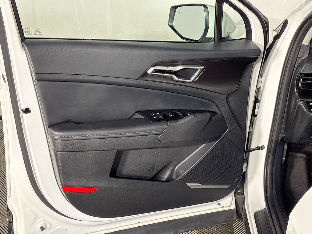 Used 2025 Snow White Pearl Kia EX image 10