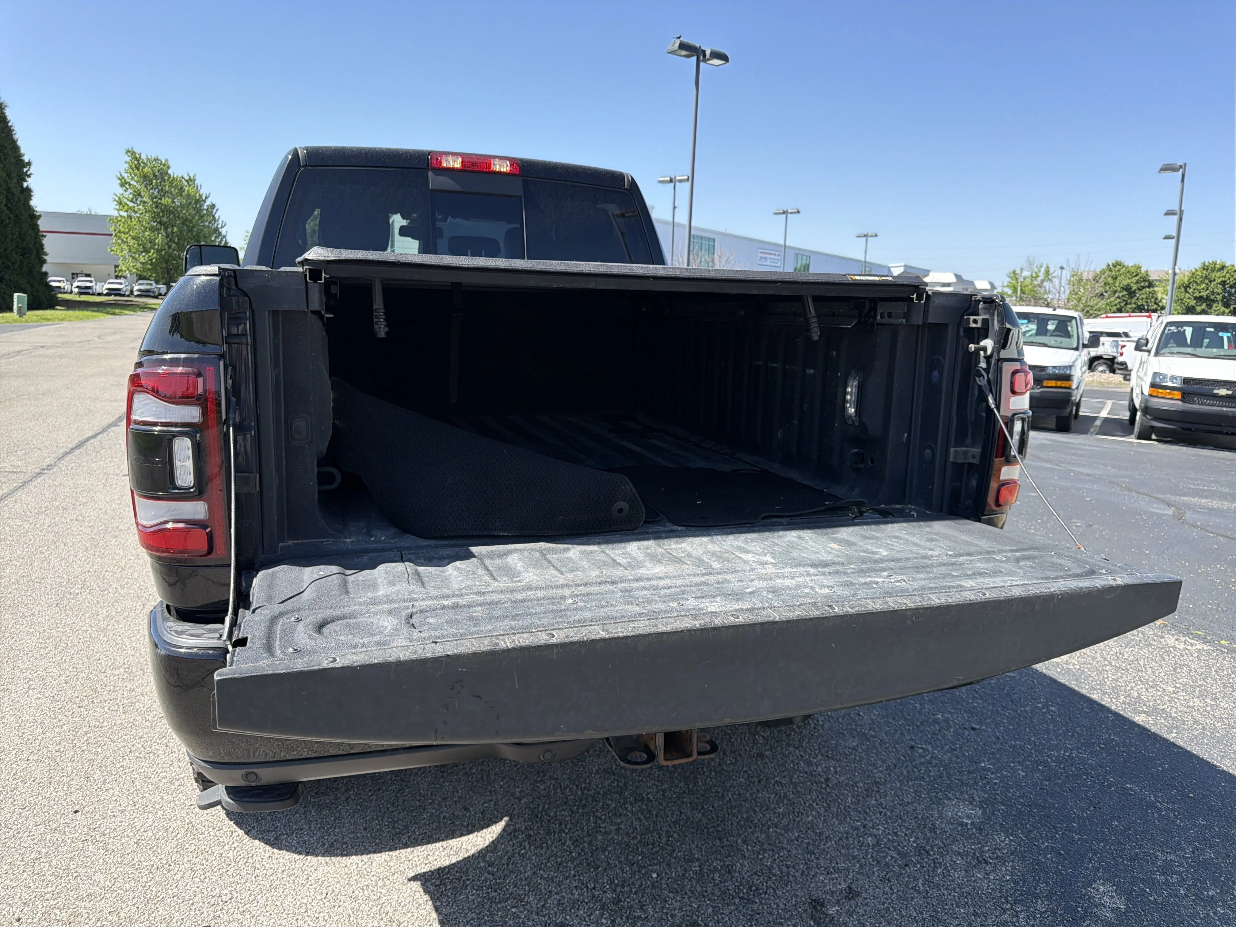 Used 2021 Diamond Black Crystal Pearlcoat Ram Laramie image 32