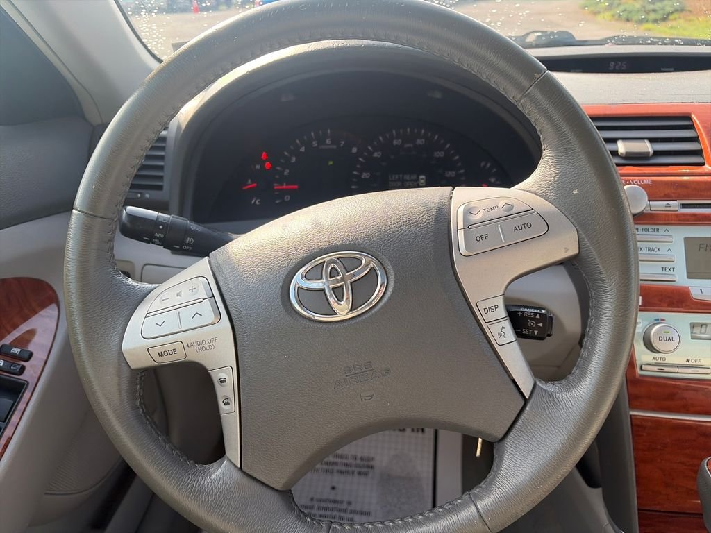 Used 2009 Super White Toyota  image 14