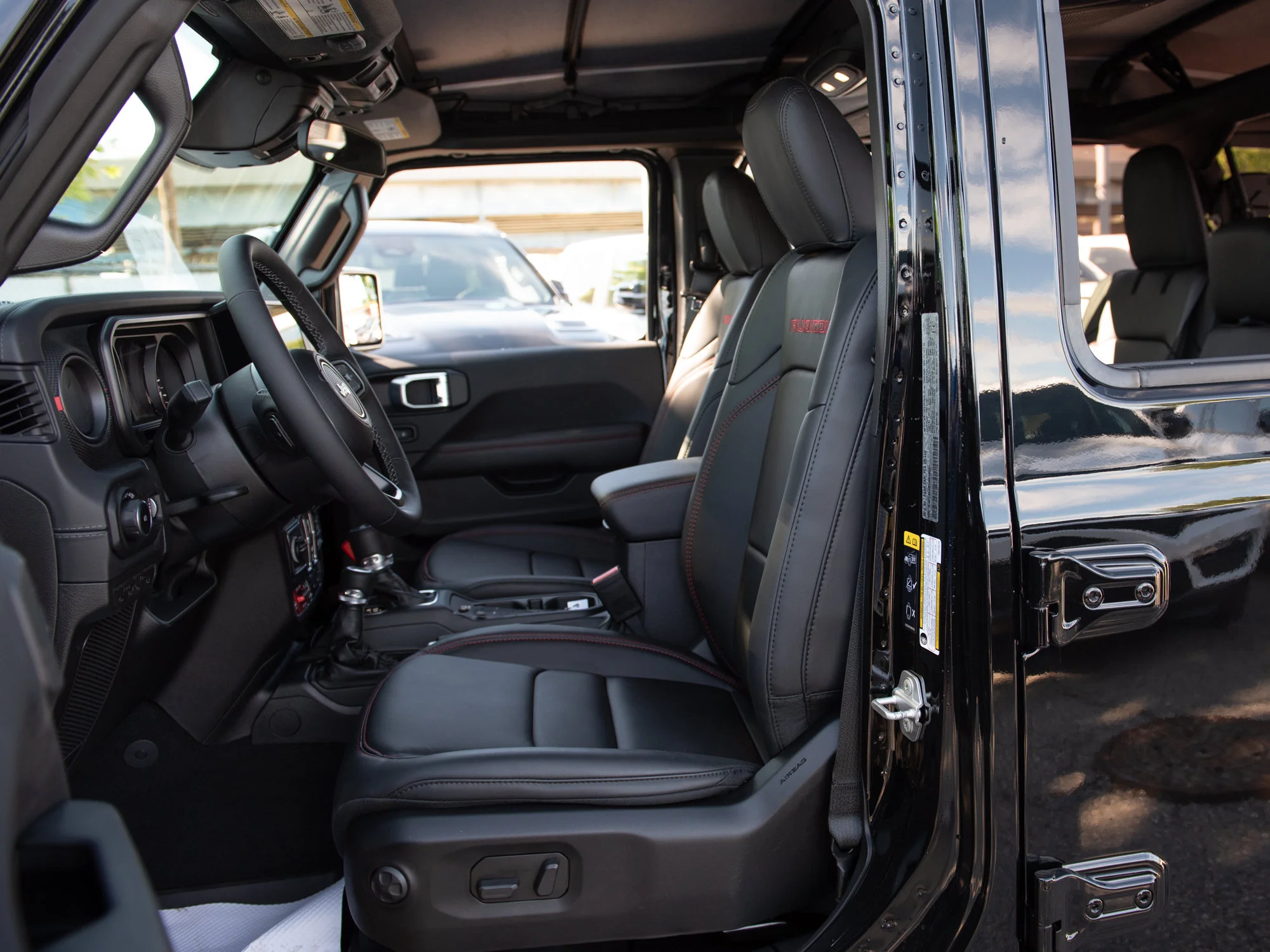 New 2026 Black Jeep Rubicon* 4 Door 4x4, Soft Top, Nappa Leather, Rock Rails image 20