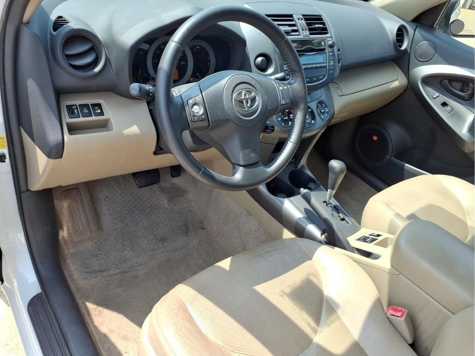 Used 2010 Blizzard Pearl Toyota Limited image 16