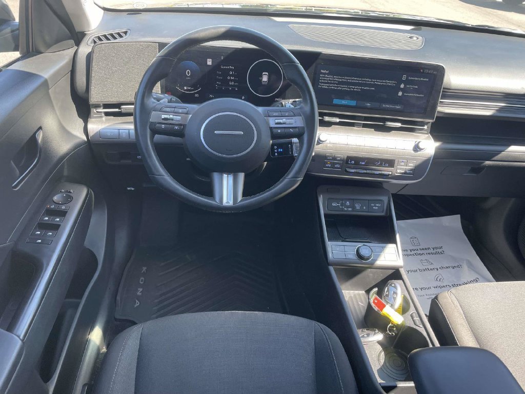 Used 2025 Black Hyundai SEL Convenience image 11