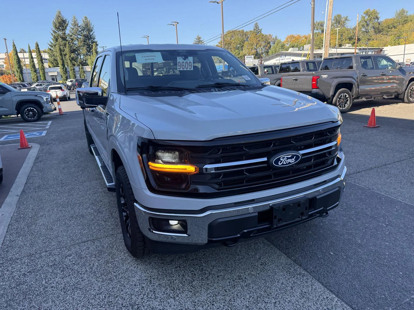 Used 2024 Avalanche Ford XLT image 7