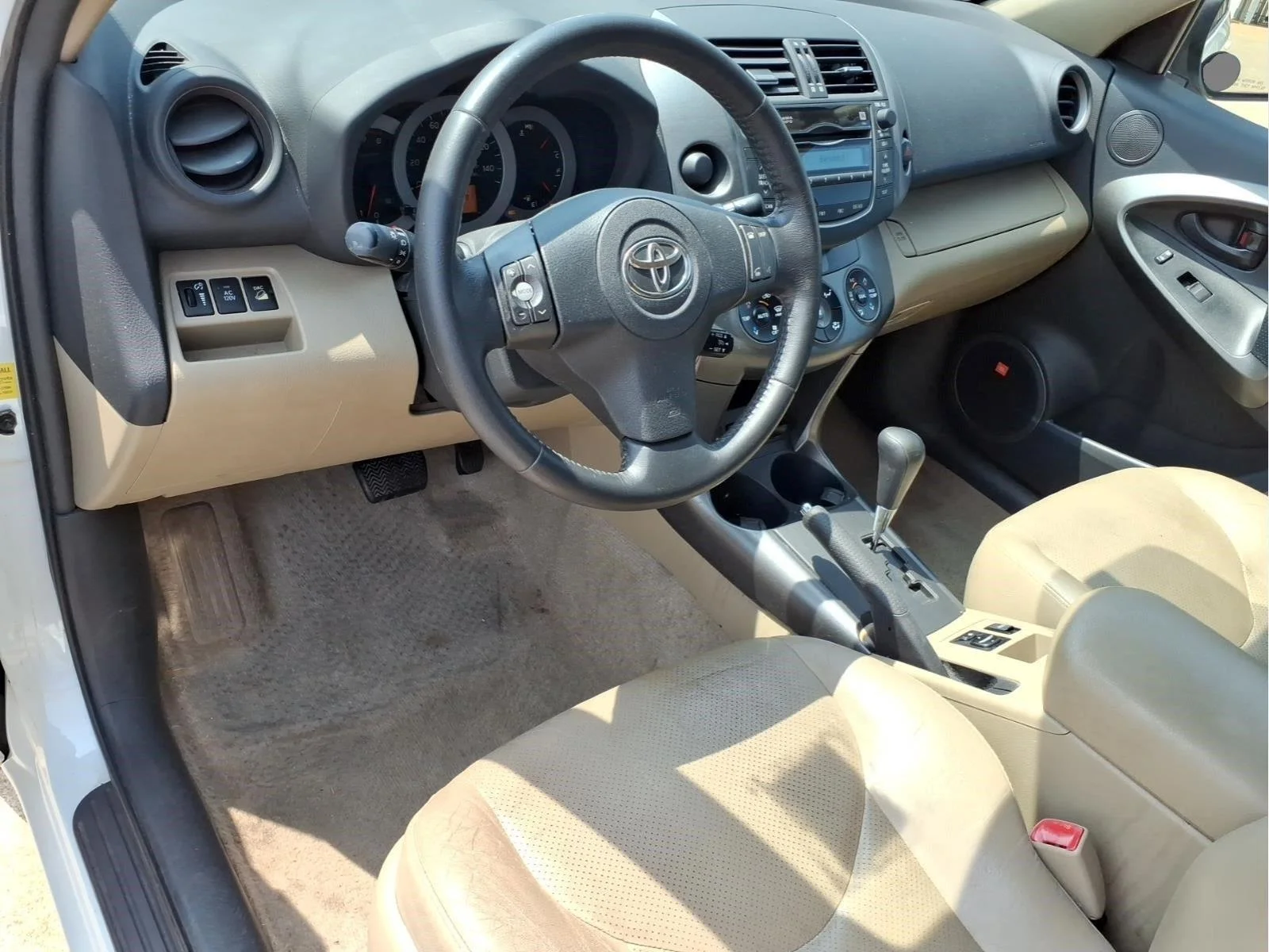Used 2010 Blizzard Pearl Toyota Limited image 16