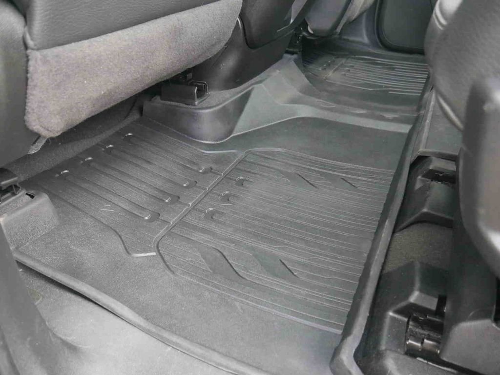 Used 2024  GMC Denali image 15