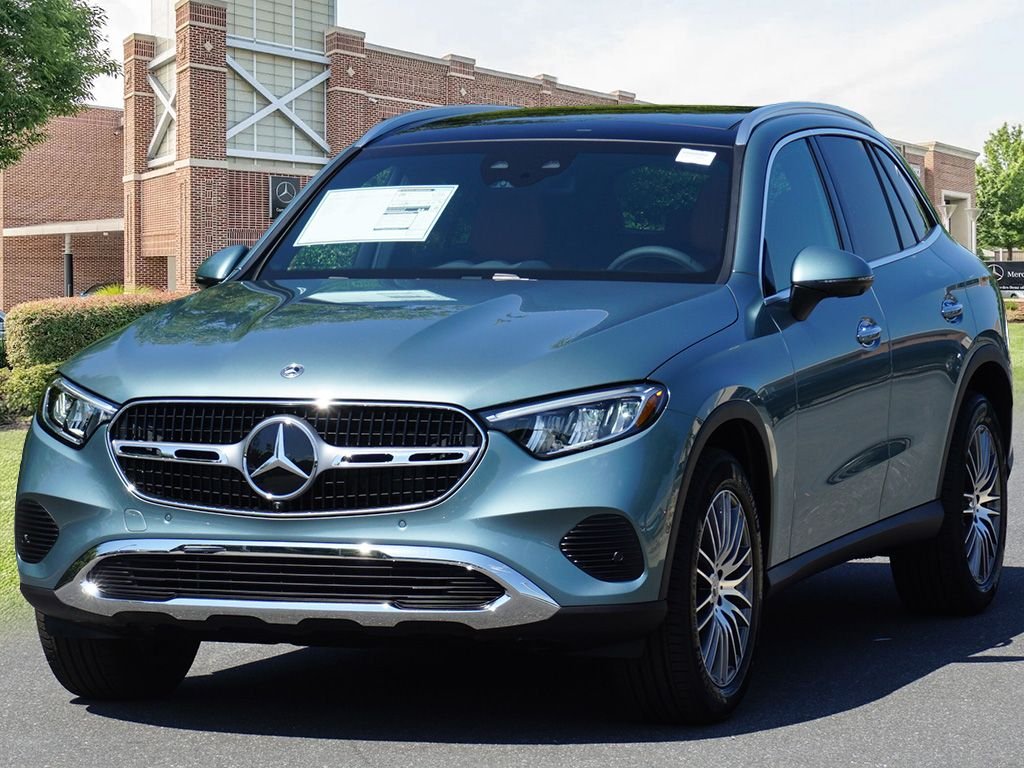 Used 2026 Verde Silver Metallic Mercedes-Benz GLC 300 image 4