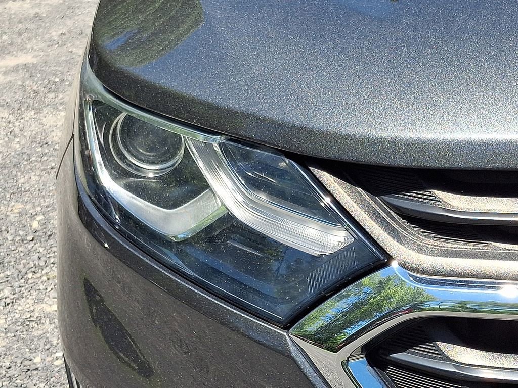 Used 2018 NIGHTFALL GRAY METALLIC Chevrolet LT image 10