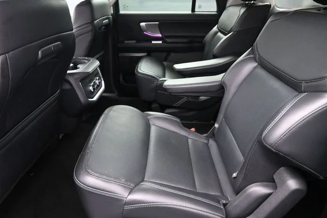 Certified Used 2025 Oxford White Ford Platinum image 22