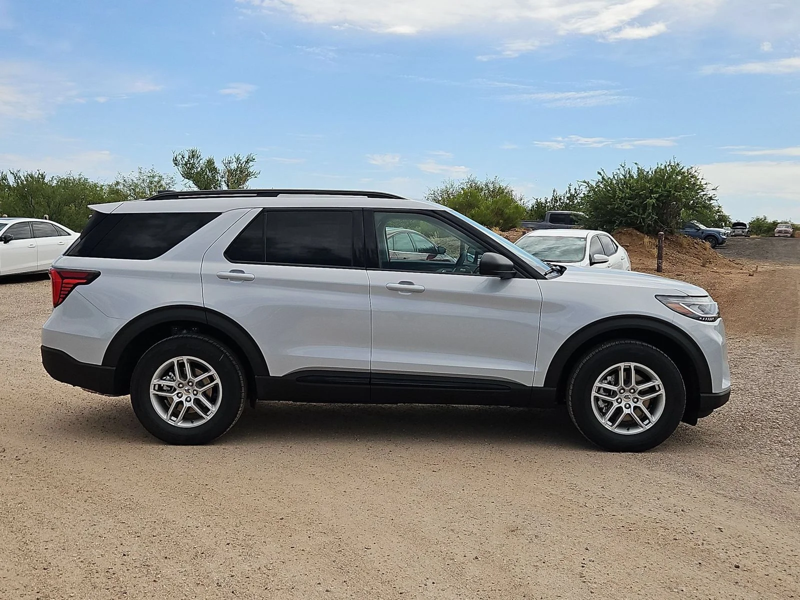 New 2026 Space White Metallic Ford Active image 4
