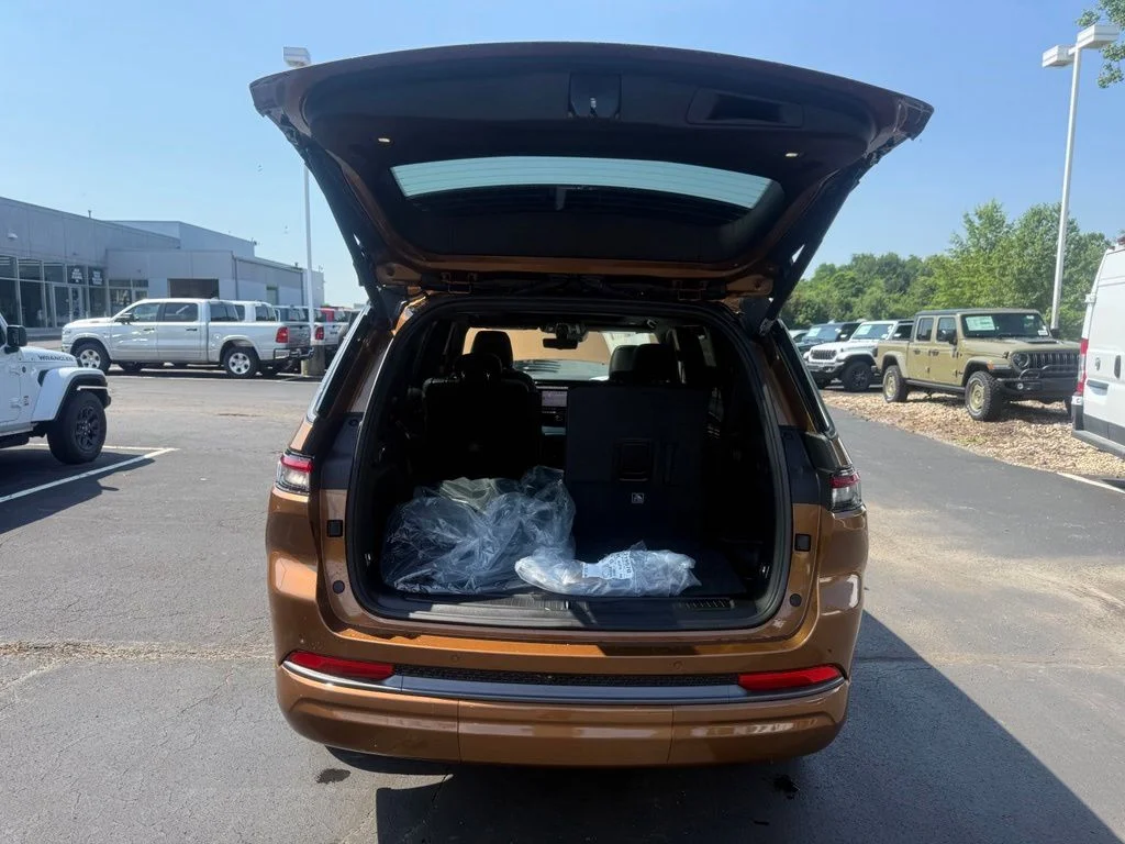 New 2026 Copper Shino Metallic Clear-Coat Exterior Paint Jeep Limited Reserve image 46