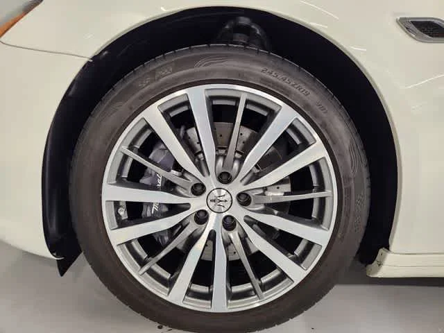 Used 2022 Bianco Maserati Modena image 8