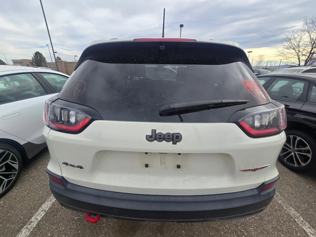 Used 2019 Pearl White Pearlcoat Jeep Trailhawk image 37