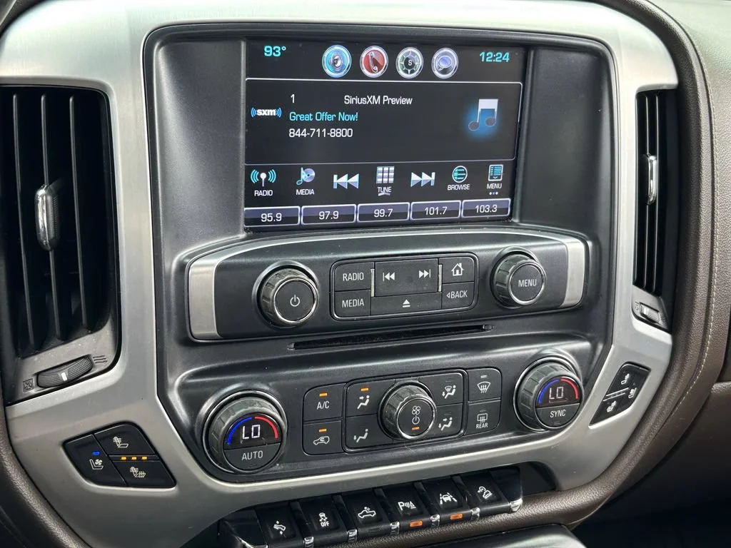 Used 2017 WHITE FROST TRICOAT GMC SLT image 30