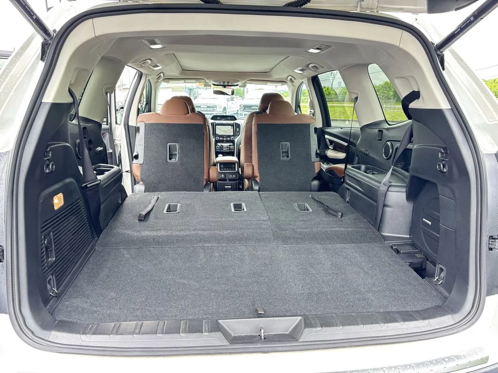 Used 2022 White Subaru Touring image 18