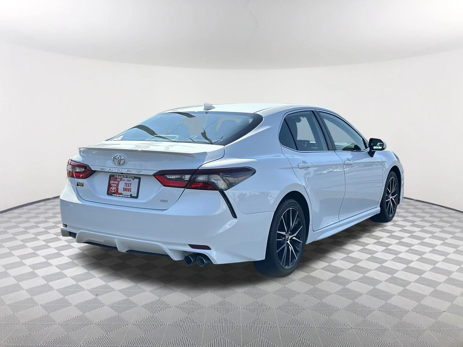 Used 2024 Ice Cap Toyota SE image 5