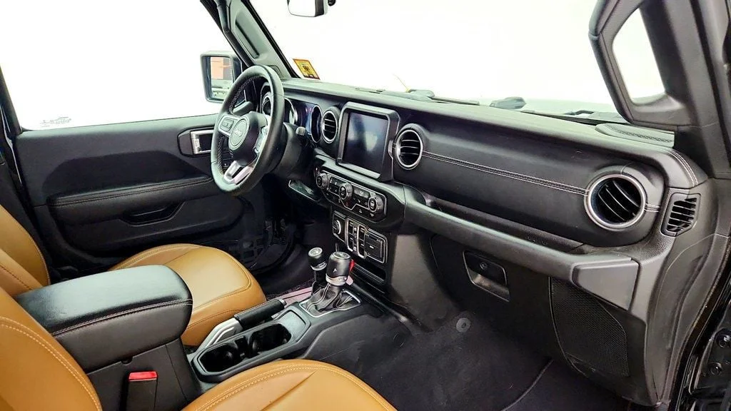Used 2021 Black Clearcoat Jeep Unlimited Sahara 4xe w/ Cold Weather Group & Keyless Entry image 25
