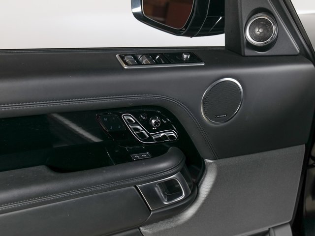 Used 2020 Black Land Rover Autobiography image 32