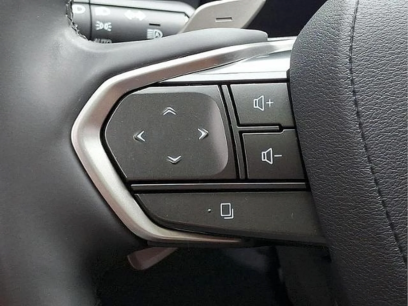 Certified Used 2023 CAVIAR Lexus Luxury image 19
