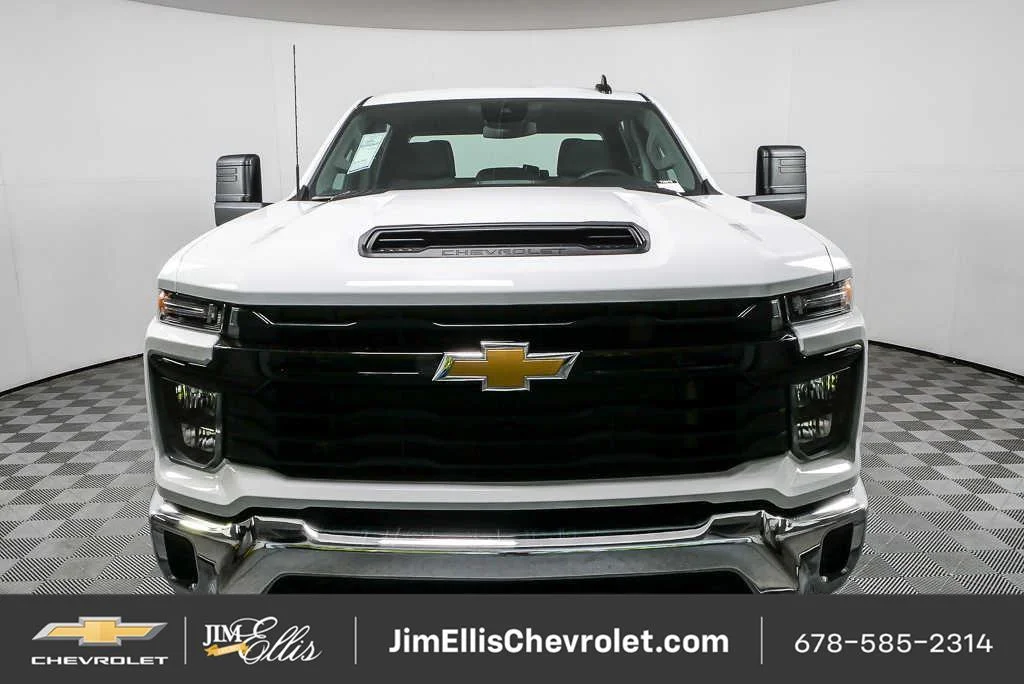 New 2026 Summit White Chevrolet WT image 23