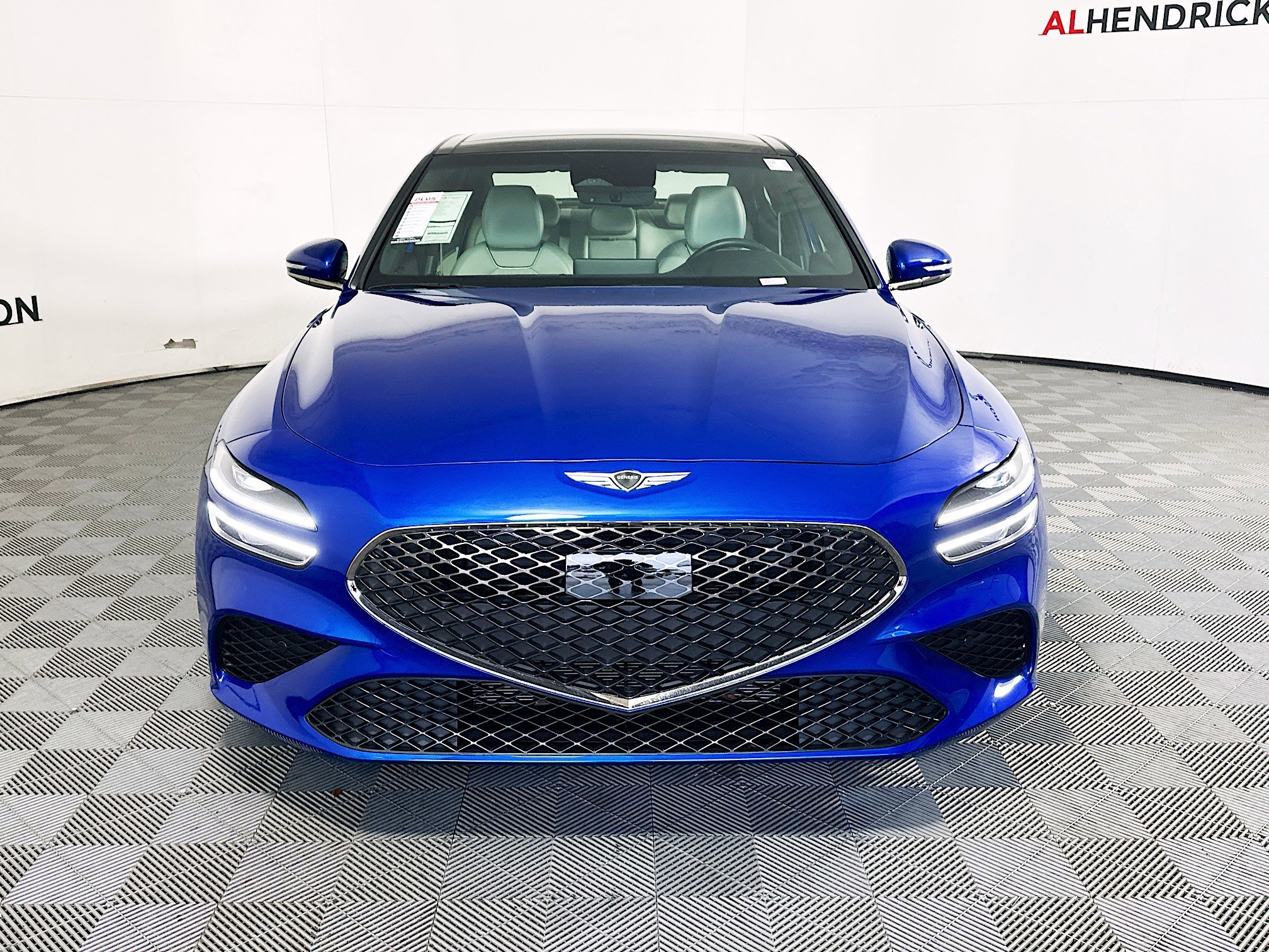 2025 GENESIS G70 Standard - Photo 8