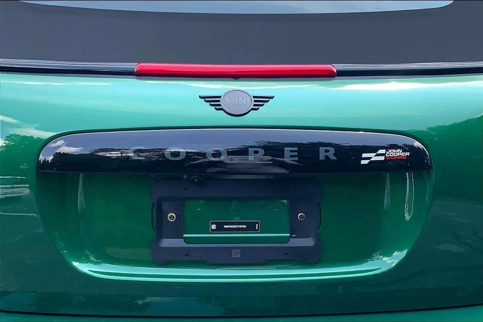 New 2026 British Racing Green IV Metallic MINI Iconic image 15